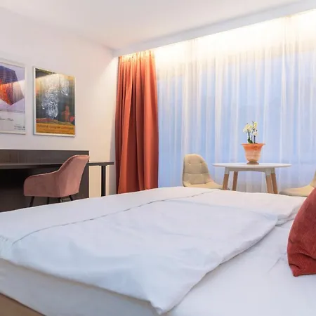 Aparthotel Livingroom Mathildenhoehe 4*